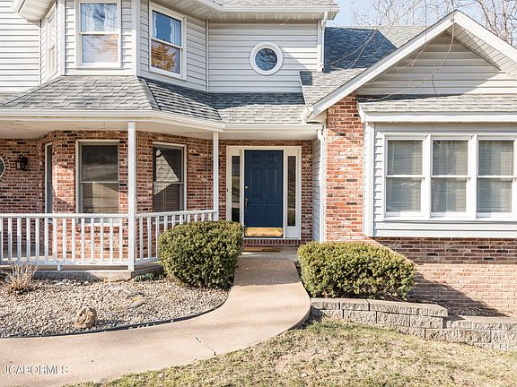 3rd image of 3910 Terra Bella Dr