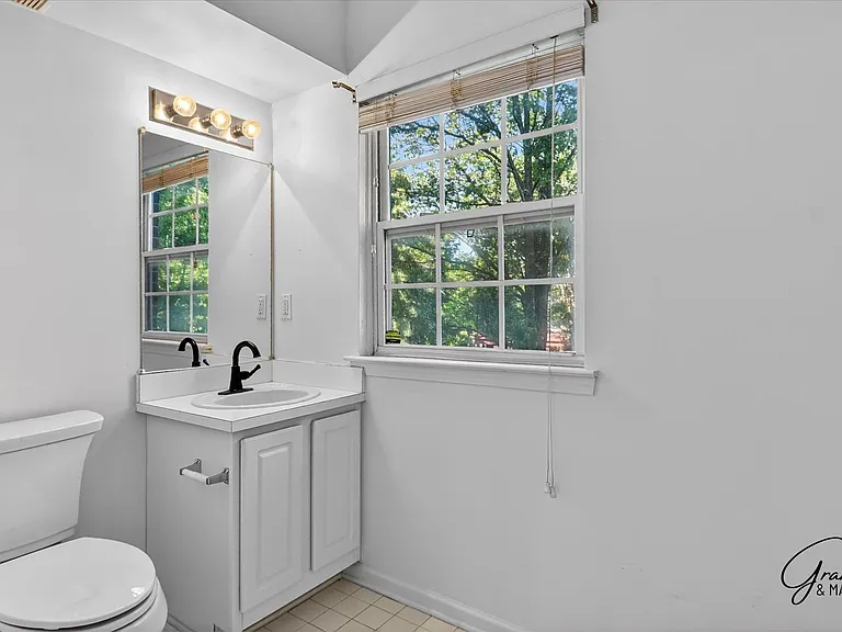 1348 Village Dr — Photo 25