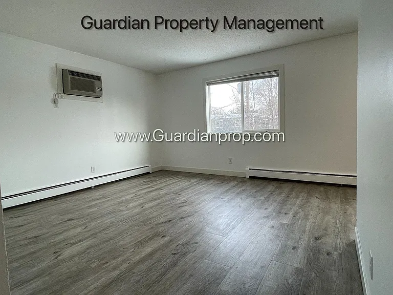 735 Tyler St NE #8 — Photo 7