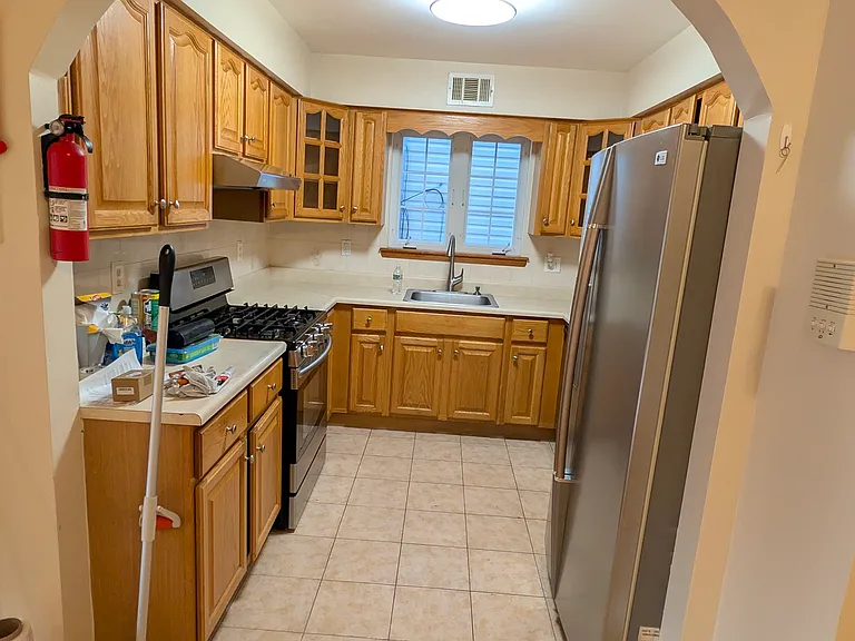 213 Palmer St #1 — Photo 11