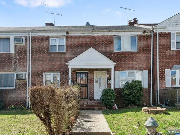 27 Melmore Gdns, East Orange City, NJ 07017