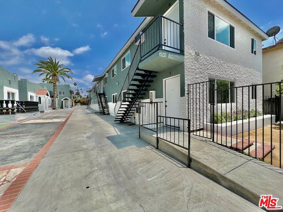1st image of 626 N Kingsley Dr APT 1