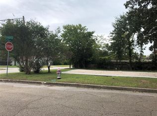 829 N Roberson St, Conroe, TX 77301