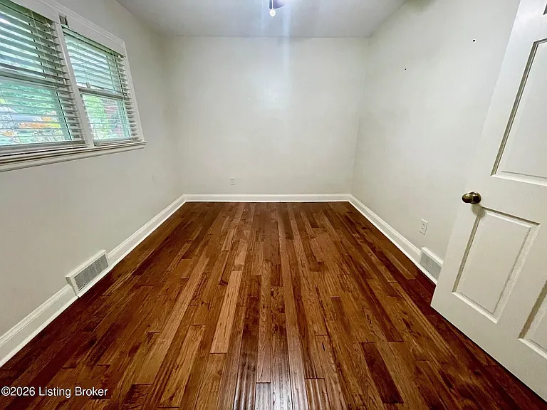 106 Spruce Ln — Photo 12