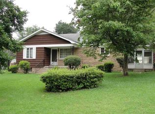 111 Shadowlawn Dr, Jackson, TN 38301
