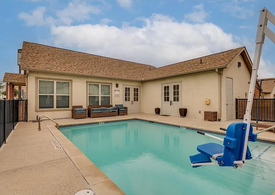 2400 Louis Henna Blvd #301