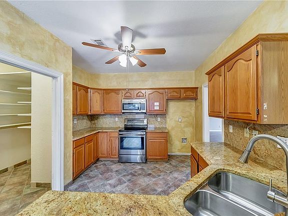 4th image of 6110 Blueridge Ct