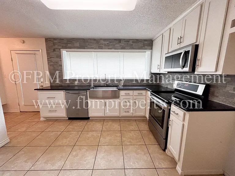 1408 Nichols St — Photo 5