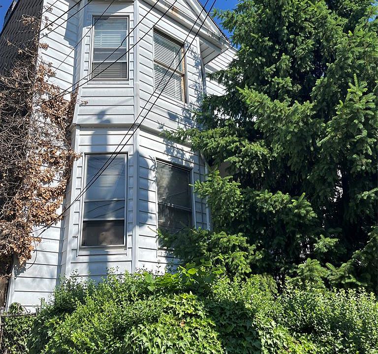 1st image of 861 S 19th St