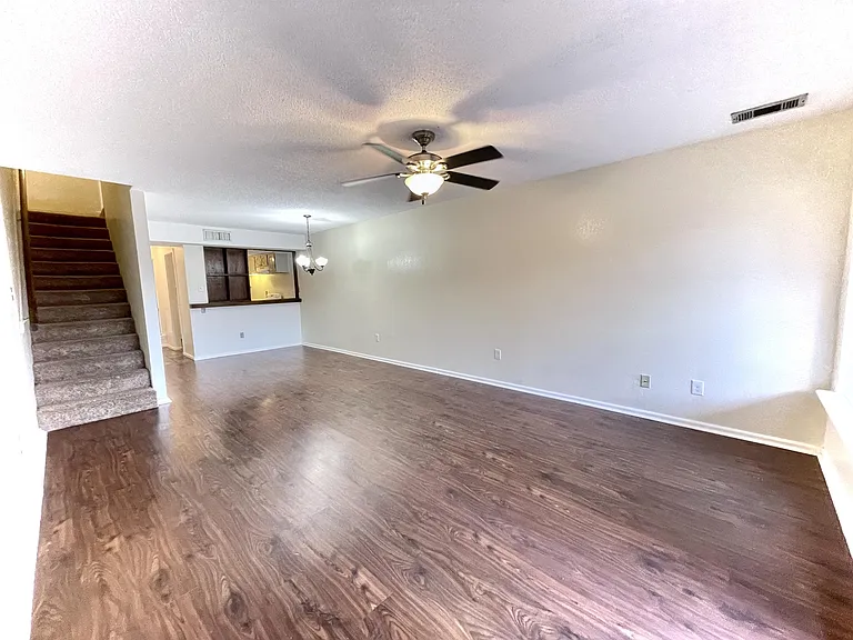 4345 Carter Creek Pkwy — Photo 7