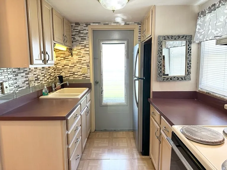 7701 Starkey Rd #731 — Photo 3