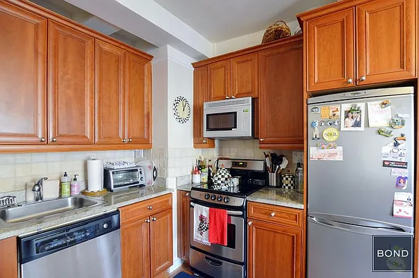 Sold by Bond New York | media 3