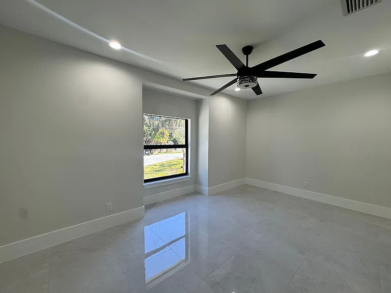271 Price St — Photo 12