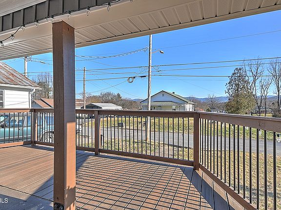 4th image of 410 W Highland Rd