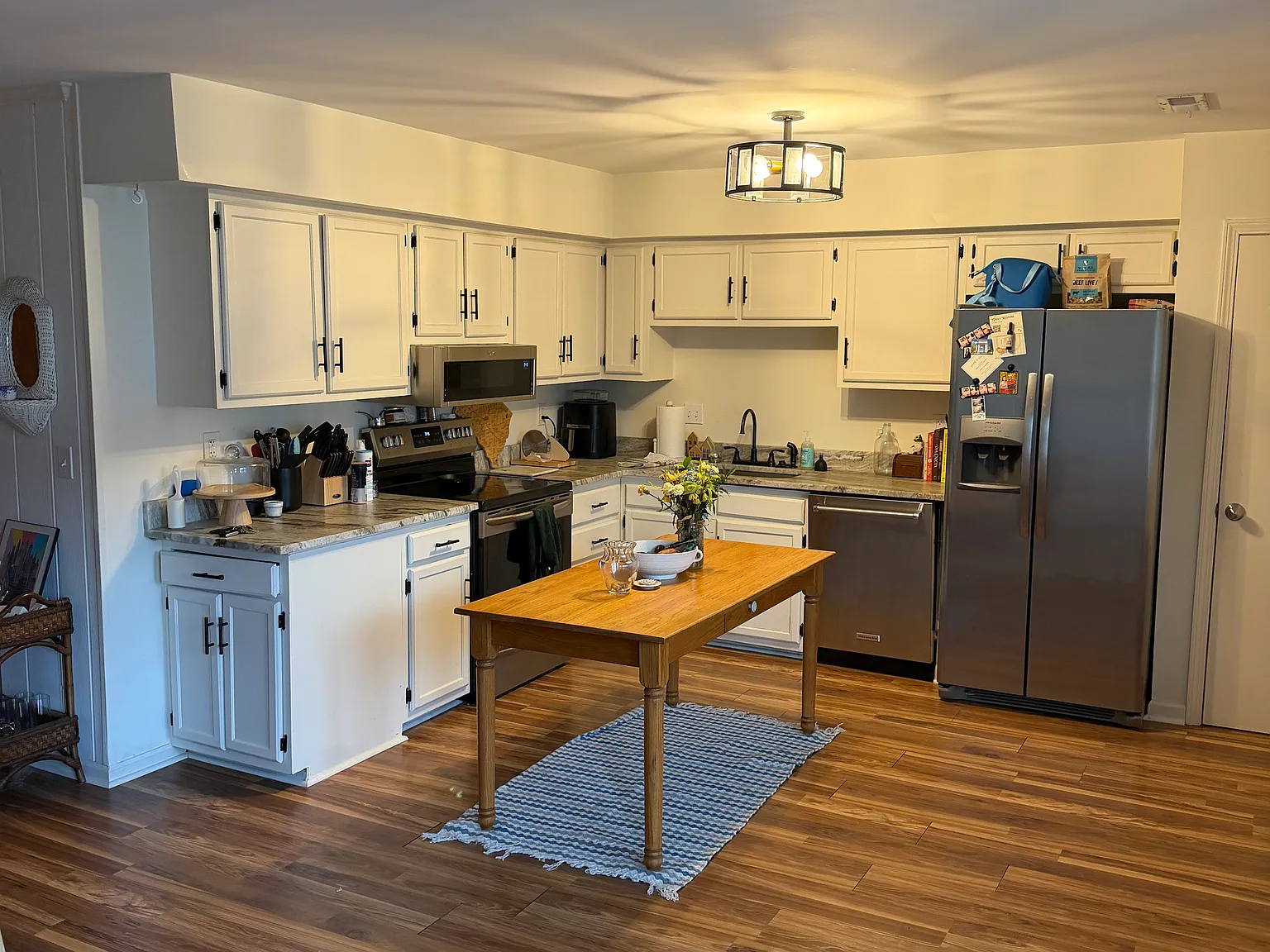 3 bed, 1984 sqft, $2,800 — Photo 1