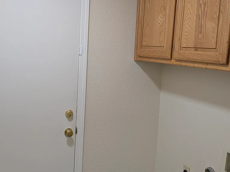 4717 Durham Ct — Photo 10