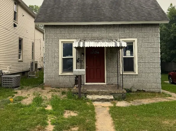 233 2nd Ave, Manistee, MI 49660