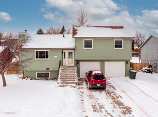810 Overdale Dr, Gillette, WY 82718