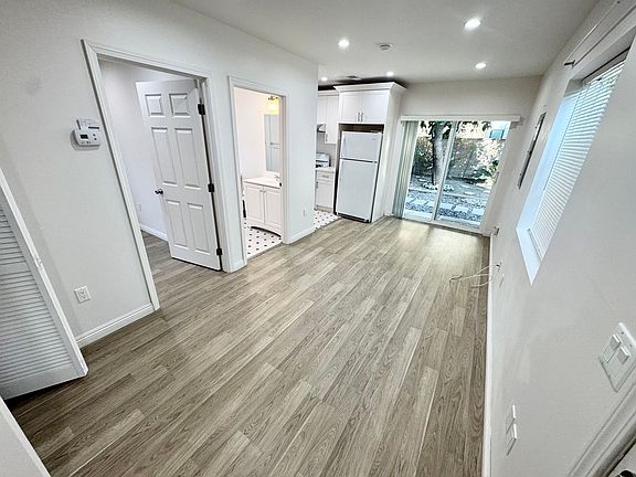 3rd image of 609 E Longden Ave #B
