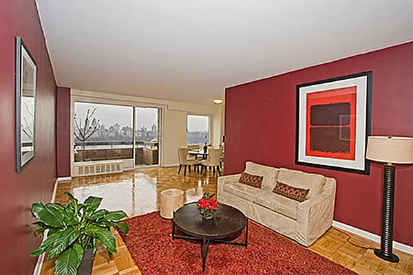 Sold by Adriana Arciello, LREB | media 4