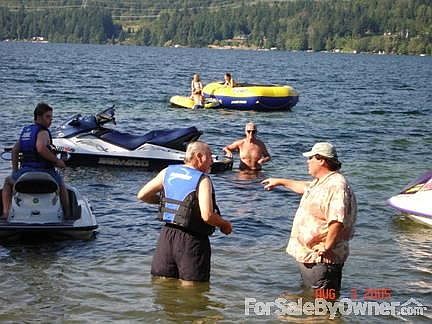 6 Inlet Circle - Playing in the Water
						:
						Water sports on Lake Whatcom are very popular, especially during the summer.