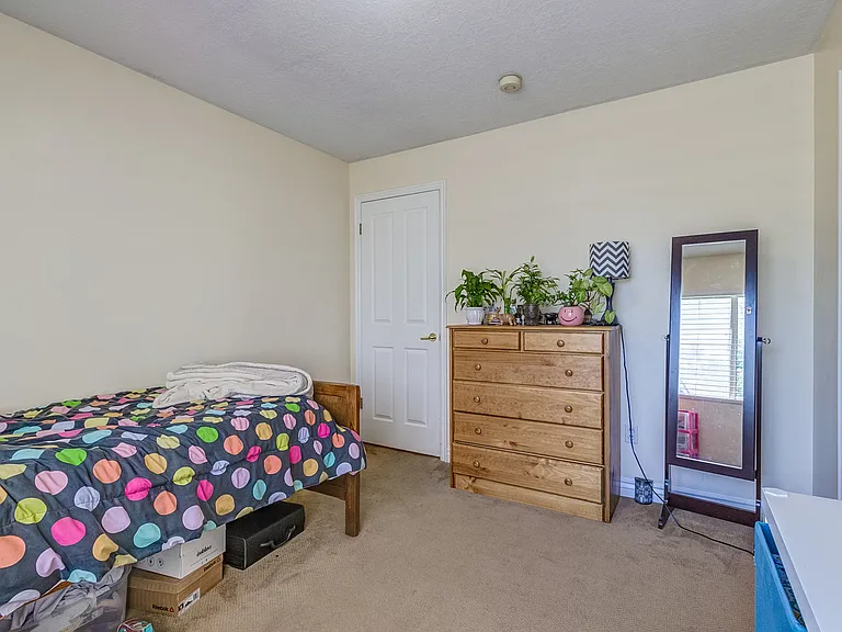 1541 N Riverside Ave #16 — Photo 7