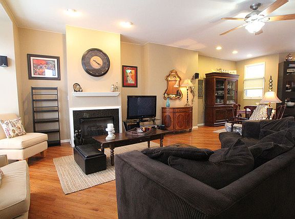 2nd image of 156 N Rose St #156