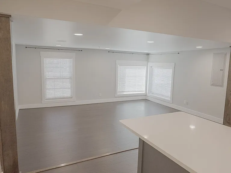 901 N Wood Ave — Photo 11