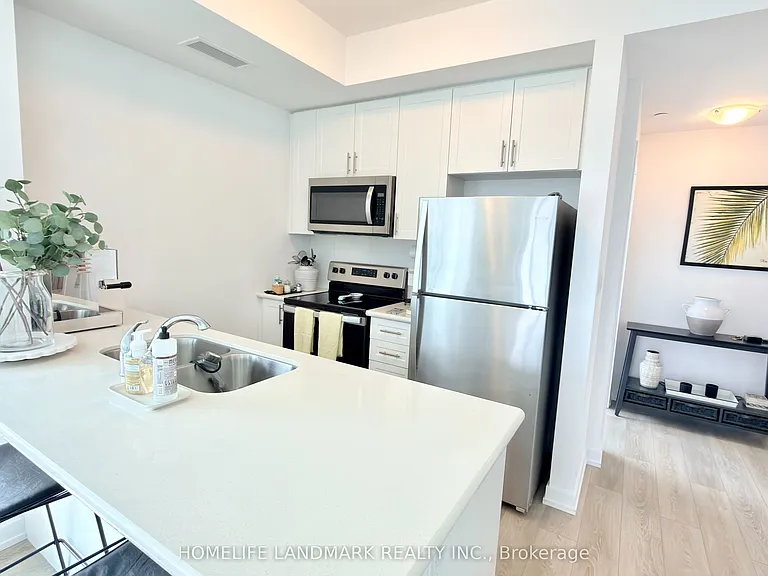460 Dundas St E #1009 — Photo 3
