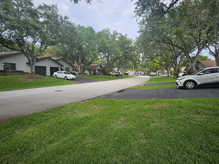 3752 Arelia Dr S — Photo 49