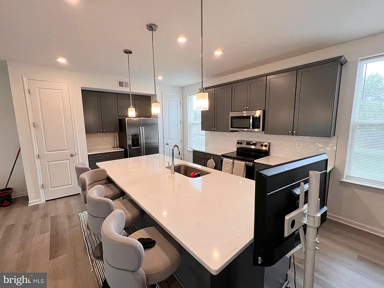 357 Andrew Ct — Photo 10