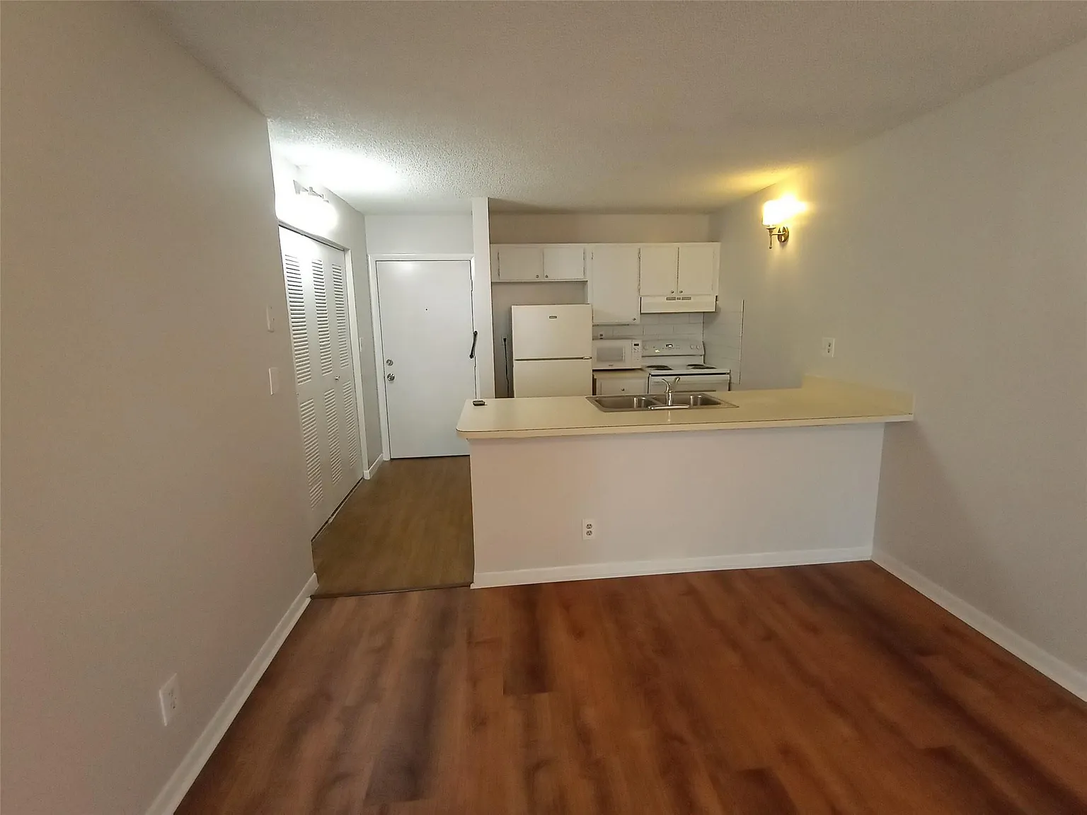 1 bed, 1.0 bath, 541 sqft, $1,350 — Photo 3