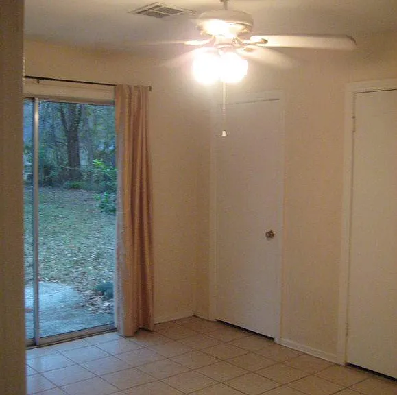 516 Eason Pl — Photo 2