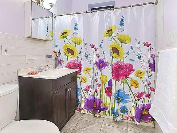4th image of 65 W 87th St #4