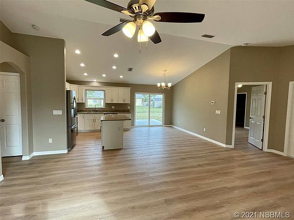 3rd image of 3009 Woodland Dr