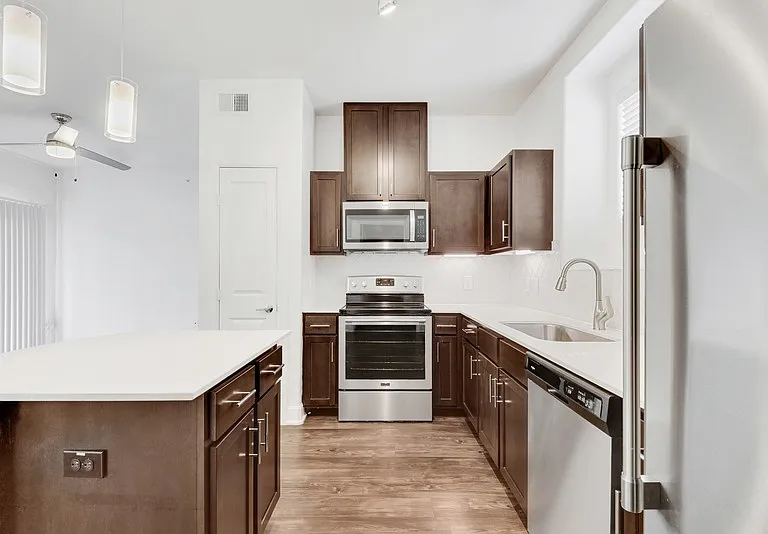 Ambrosio Apartments — Photo 18
