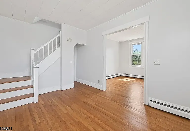 916 Old York Rd — Photo 4