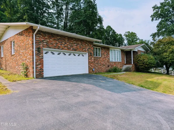 8106 Buckeye St, Pound, VA 24279