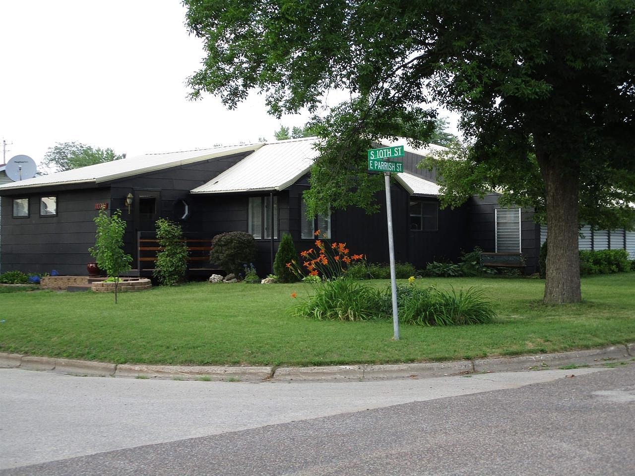 1330 South 10th Street, Prairie Du Chien, WI 53821 Zillow