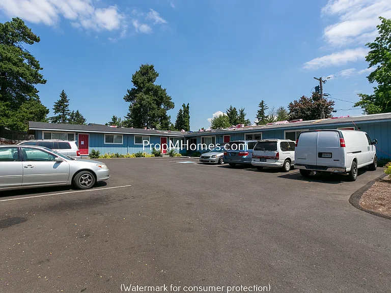 15535 NE Glisan St #1 — Photo 16