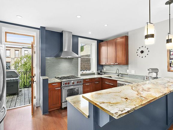 4th image of 423 12th St