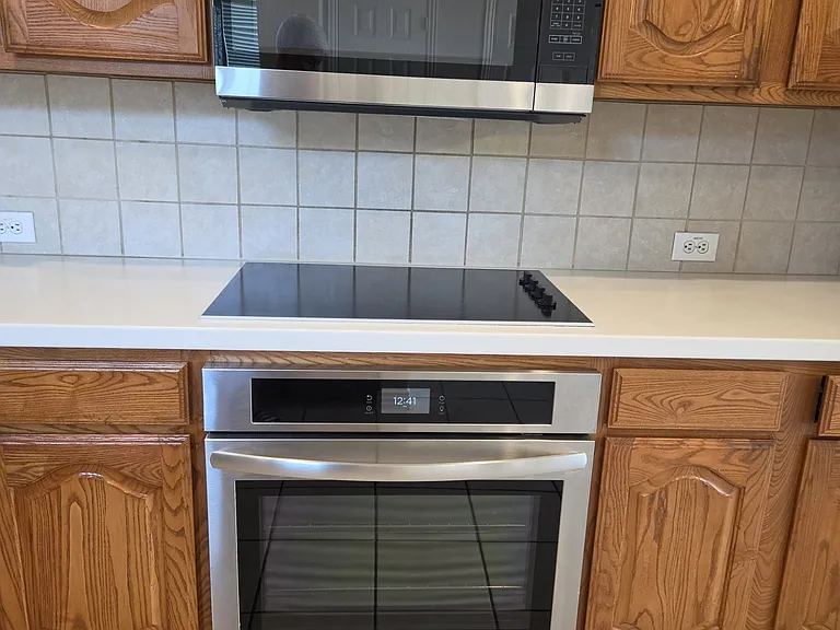 brand new oven, cooking range, over the range microwave oven