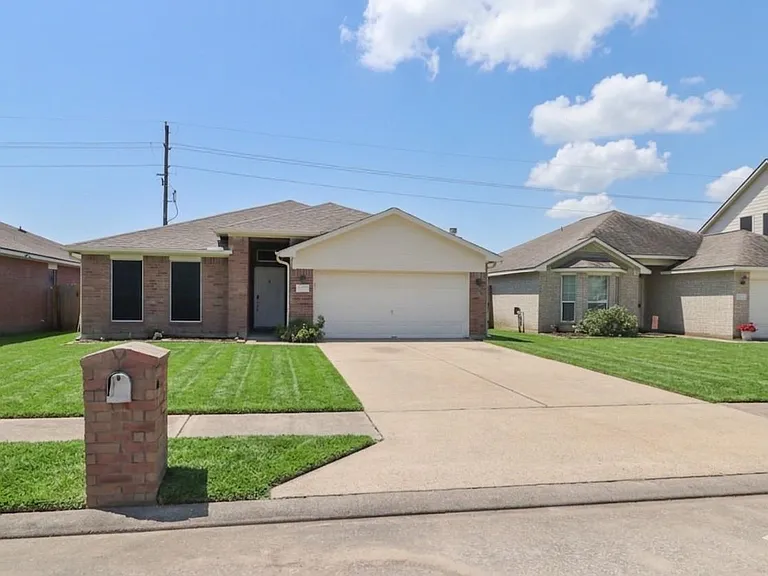 14926 Diamond Way — Photo 1