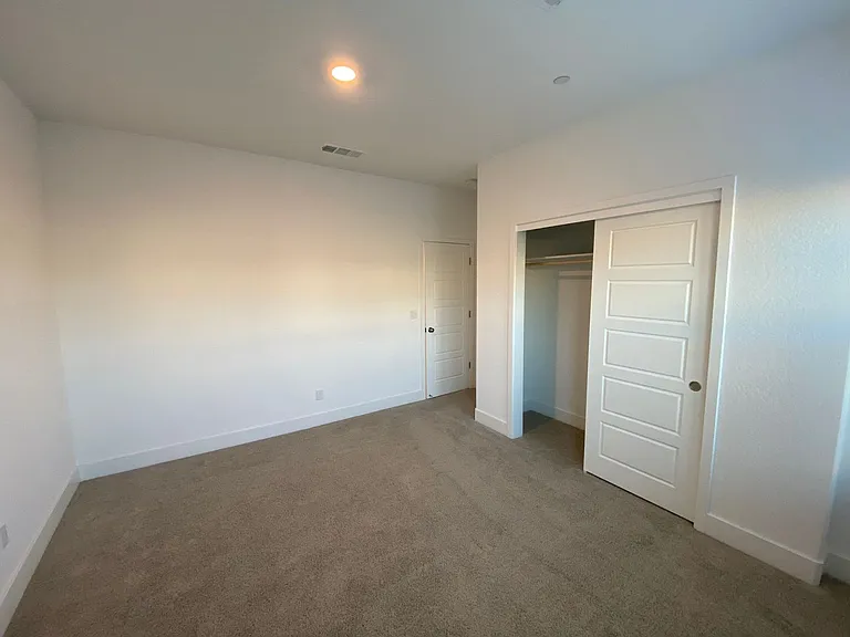 113 E Tyler Ave — Photo 18