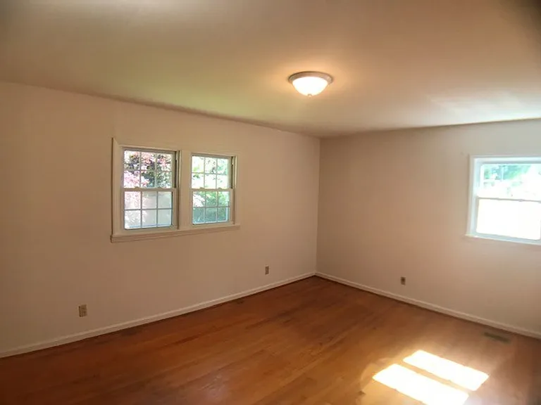 6909 Justice Dr — Photo 18