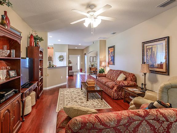 5th image of 697 Remington Green Dr SE