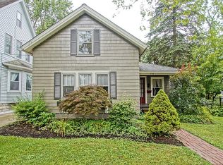 136 S Main St, Chagrin Falls, OH 44022