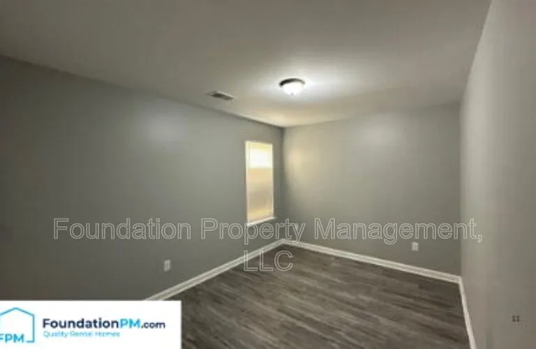 605 Howard Dr — Photo 13