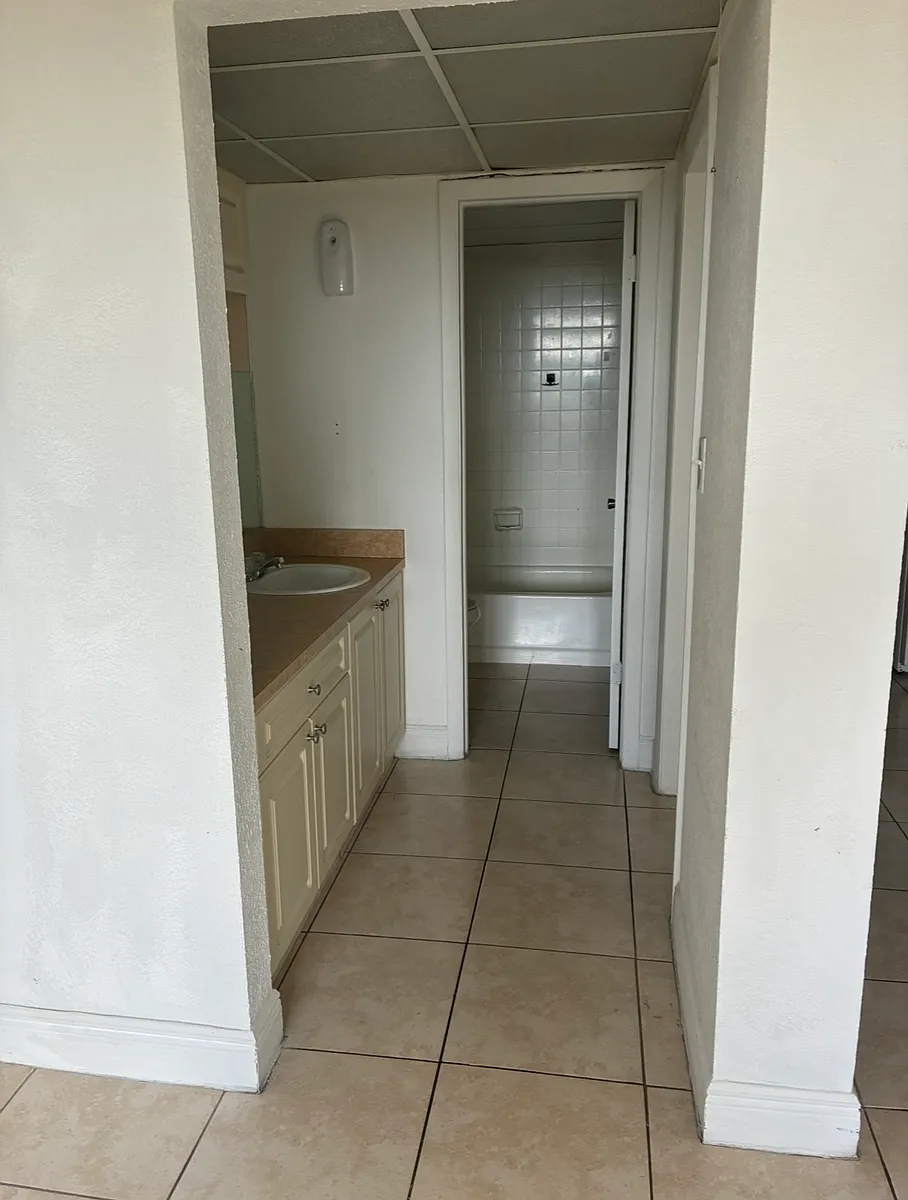 Building Photo - 7000 NW 186th St #4-526A