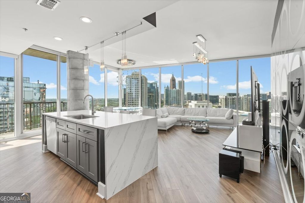 1080 Peachtree St NE Unit 2110, Atlanta, GA 30309 condo